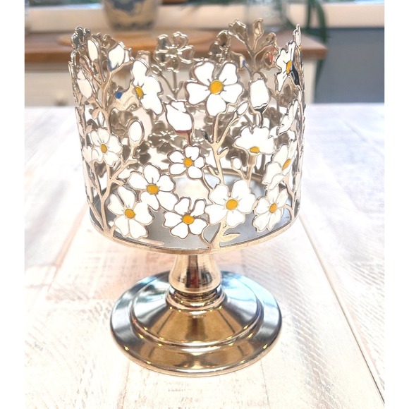 Bath & Body Works Other - Bath & Body Works White Daisy Floral Pedestal 3-Wick Candle Holder Silver Tone